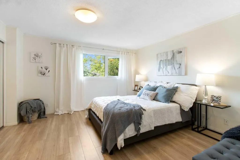 230 11 Avenue NE Calgary AB T2E 0Y8