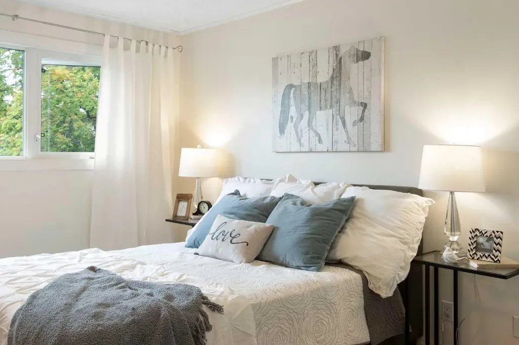 230 11 Avenue NE Calgary AB T2E 0Y8