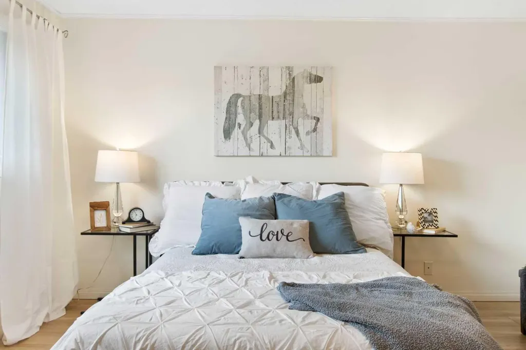 230 11 Avenue NE Calgary AB T2E 0Y8