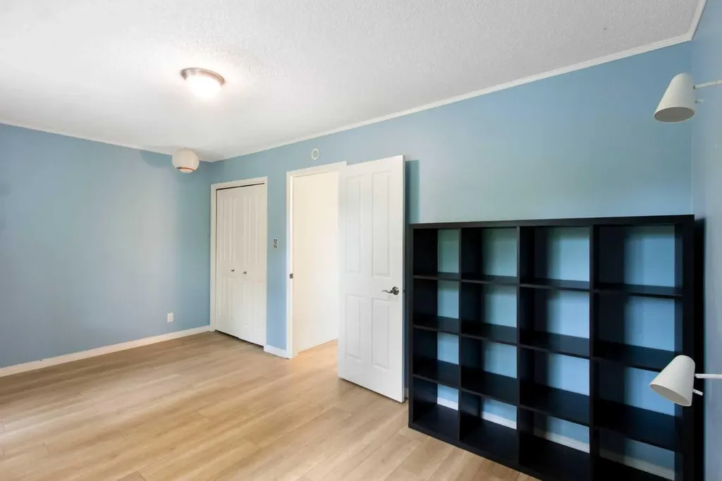 230 11 Avenue NE Calgary AB T2E 0Y8