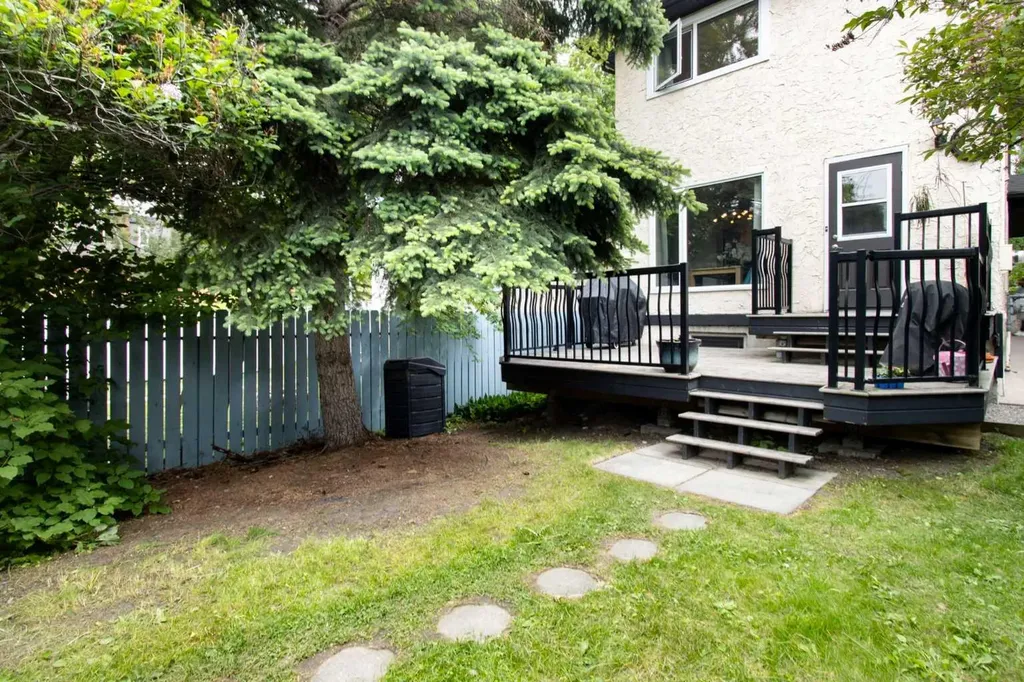 230 11 Avenue NE Calgary AB T2E 0Y8