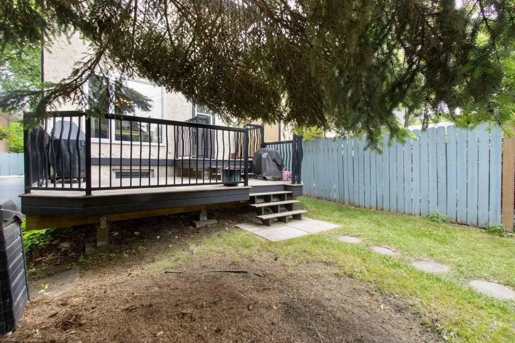 230 11 Avenue NE Calgary AB T2E 0Y8