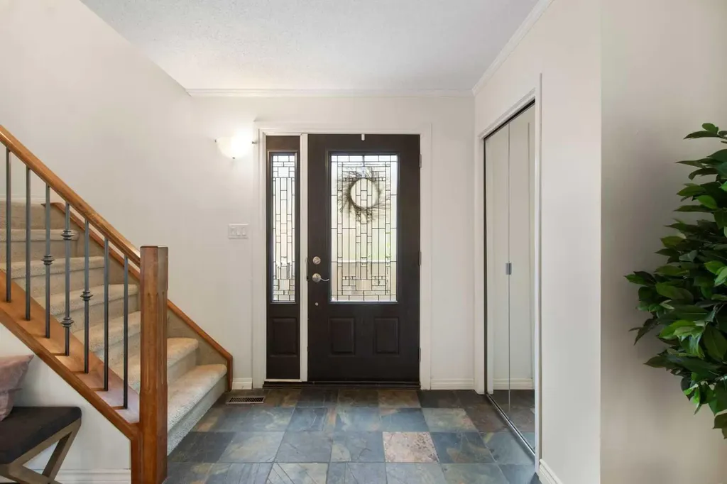 230 11 Avenue NE Calgary AB T2E 0Y8