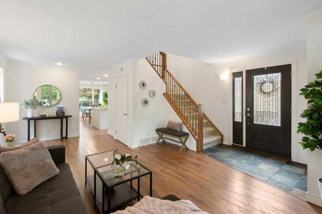 230 11 Avenue NE Calgary AB T2E 0Y8