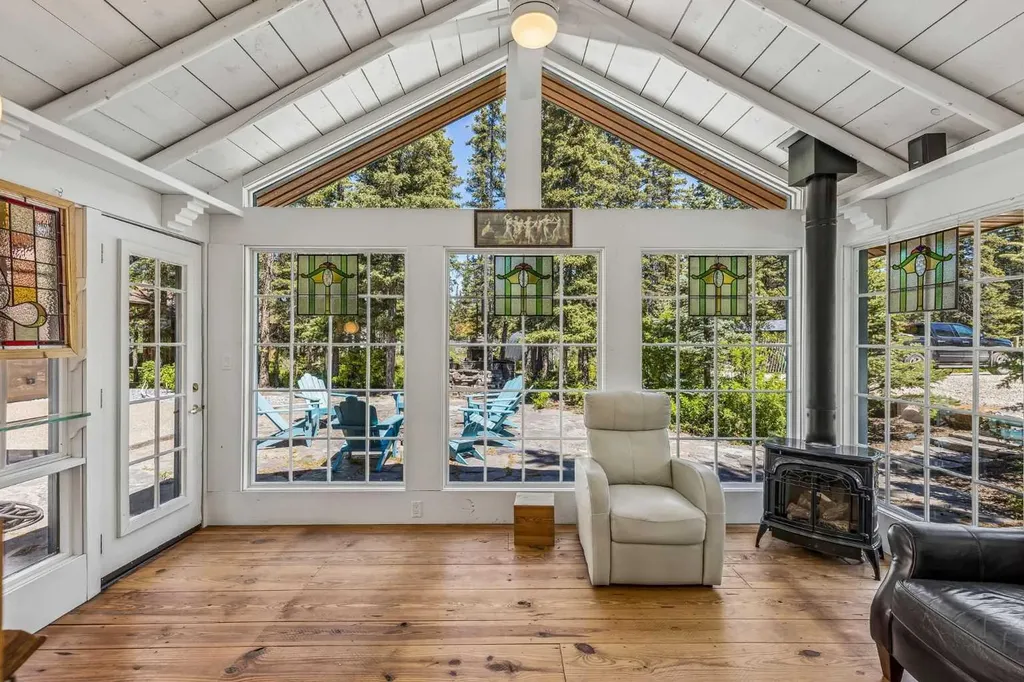 4 Pine Avenue Bragg Creek AB T0L 0K0