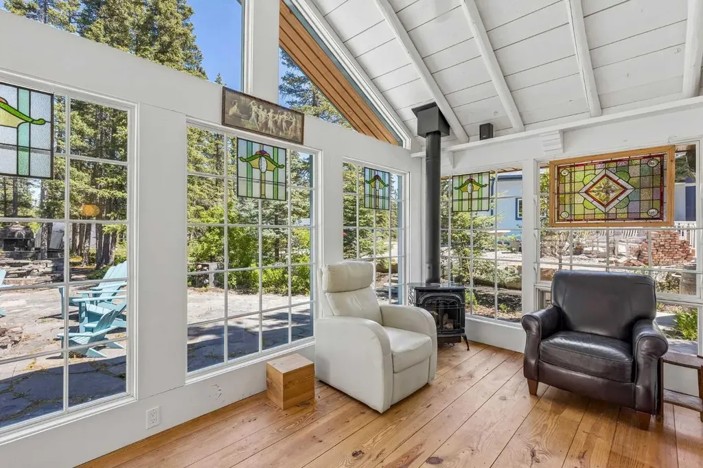 4 Pine Avenue Bragg Creek AB T0L 0K0
