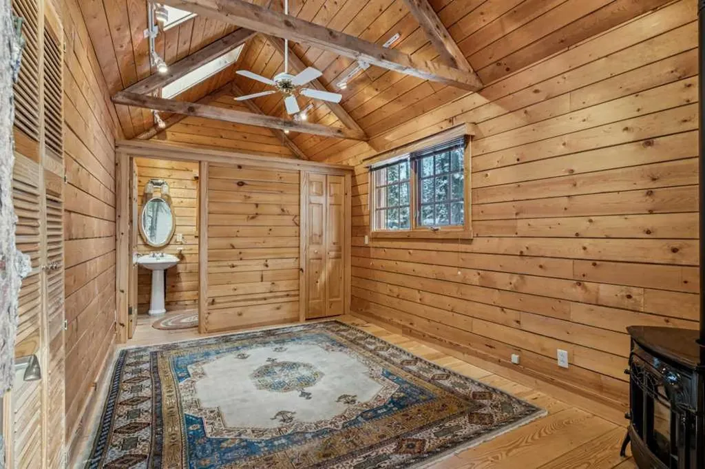 4 Pine Avenue Bragg Creek AB T0L 0K0