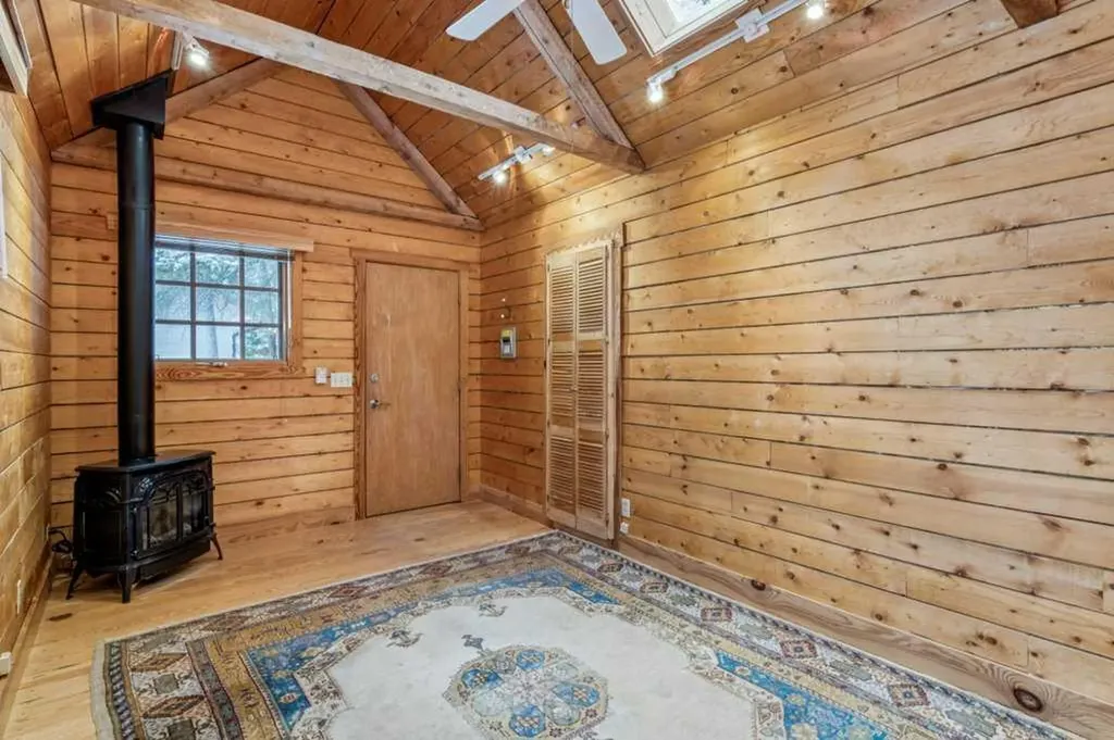 4 Pine Avenue Bragg Creek AB T0L 0K0