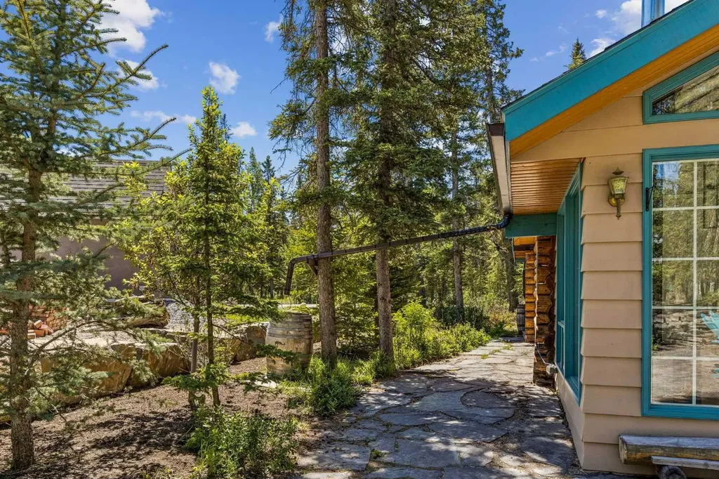 4 Pine Avenue Bragg Creek AB T0L 0K0