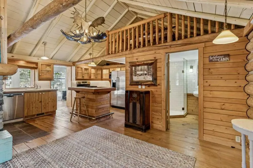 4 Pine Avenue Bragg Creek AB T0L 0K0