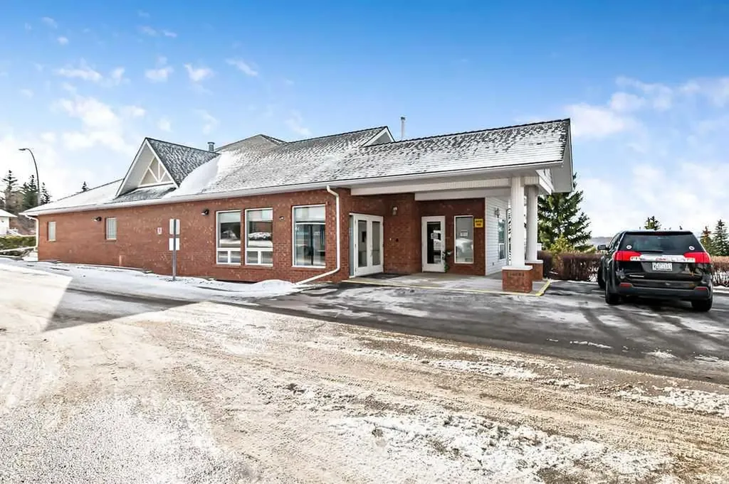 1103 Hawksbrow Point NW Calgary AB T3G 4C9