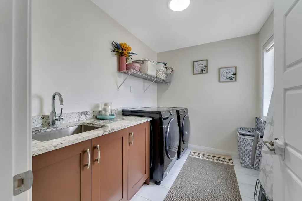 838 Edgefield Street Strathmore AB T0J 1Y0