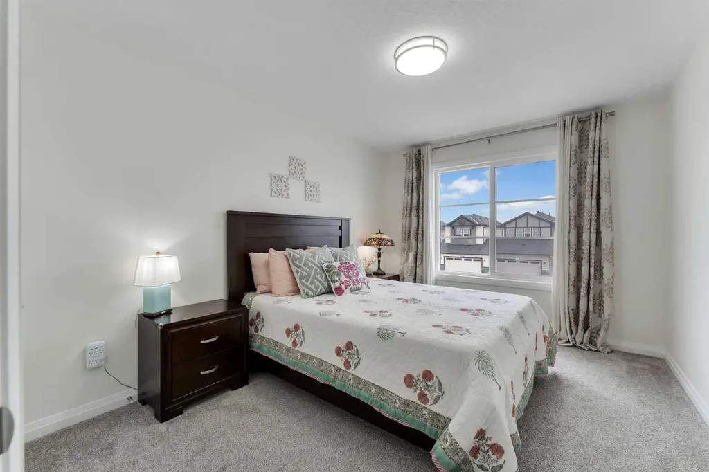838 Edgefield Street Strathmore AB T0J 1Y0