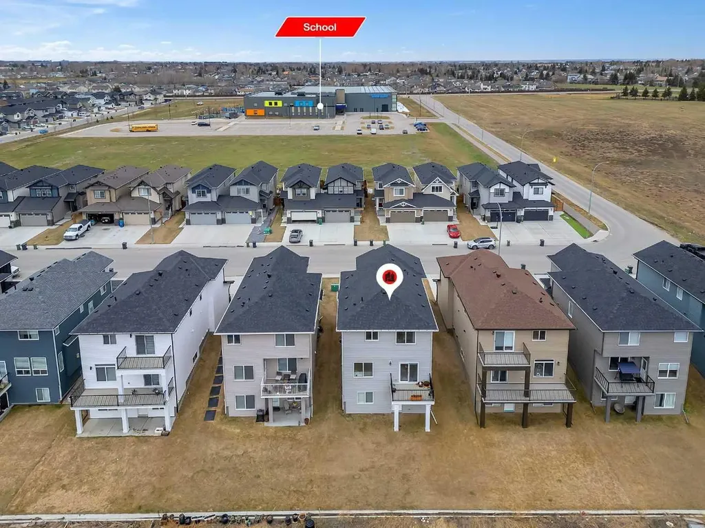 838 Edgefield Street Strathmore AB T0J 1Y0