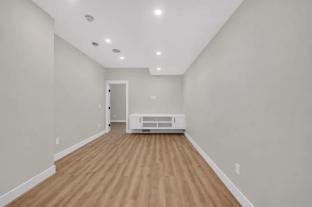 8114 Bowness Road NW Calgary AB T3B 0H6