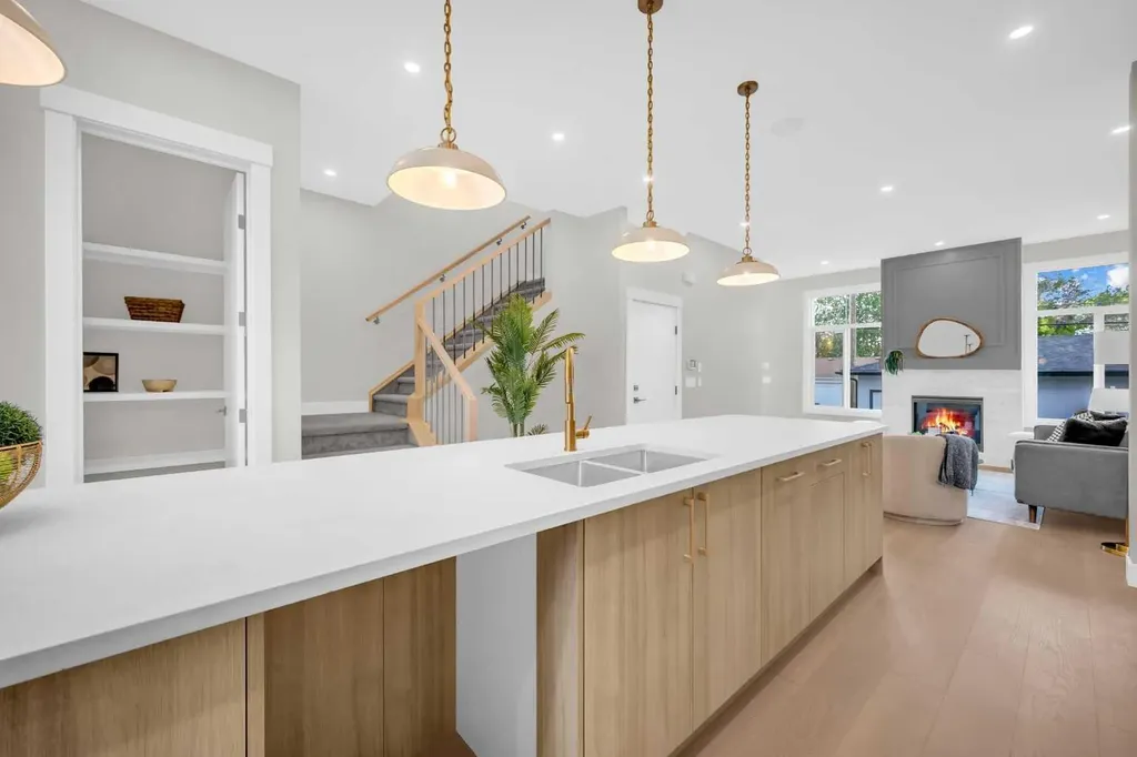 8114 Bowness Road NW Calgary AB T3B 0H6