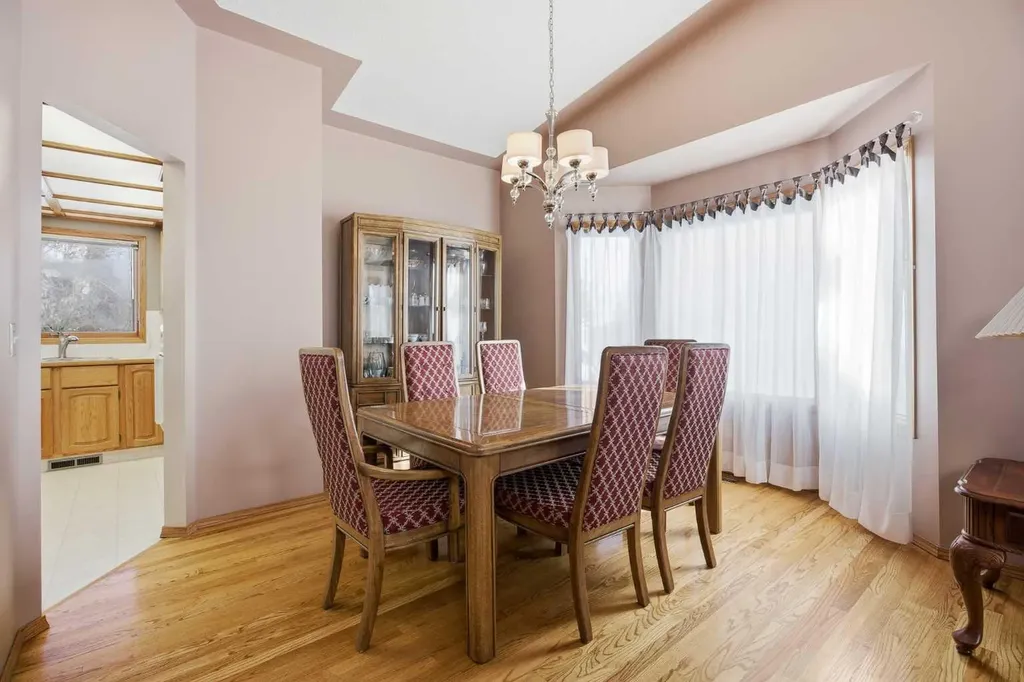 146 Hawkdale Circle NW Calgary AB T3G 2W9
