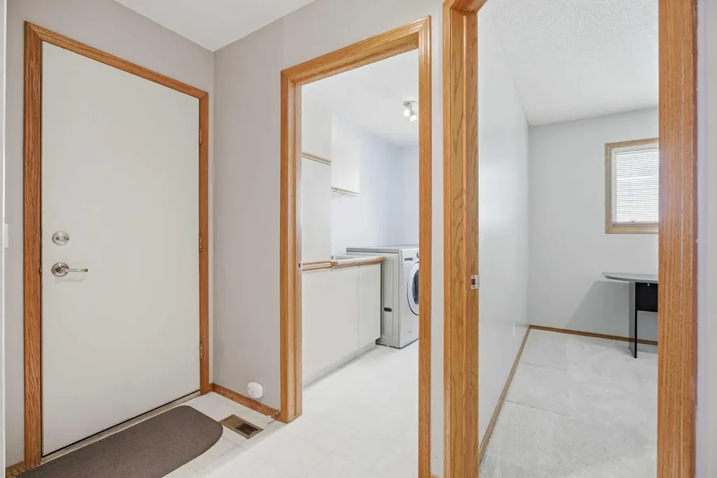 146 Hawkdale Circle NW Calgary AB T3G 2W9