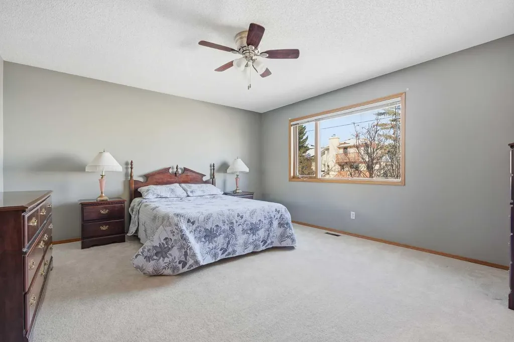 146 Hawkdale Circle NW Calgary AB T3G 2W9