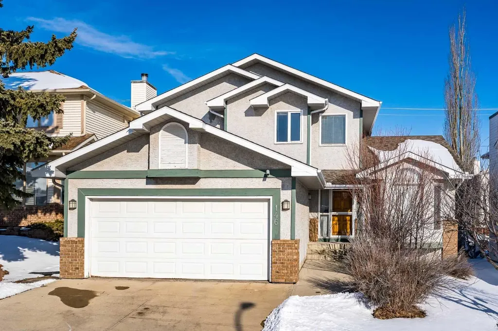146 Hawkdale Circle NW Calgary AB T3G 2W9