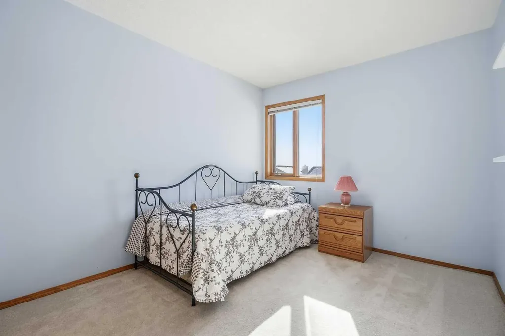 146 Hawkdale Circle NW Calgary AB T3G 2W9
