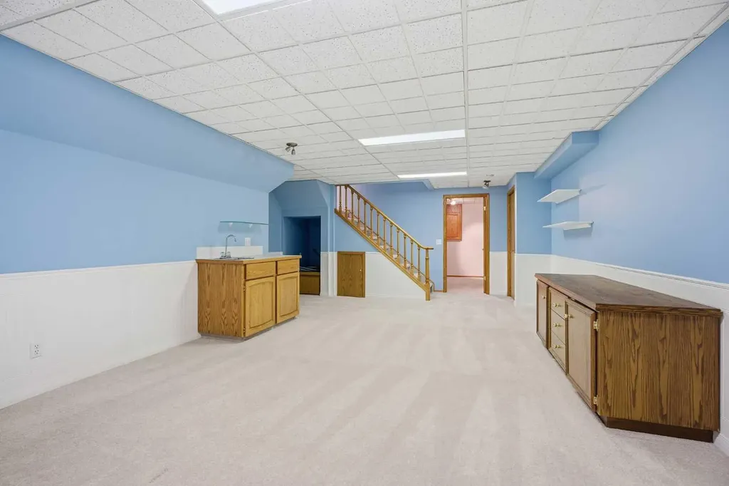 146 Hawkdale Circle NW Calgary AB T3G 2W9