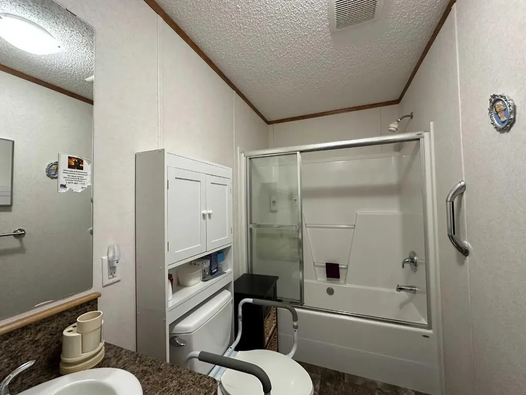 6205 54 Street Ponoka AB T4J 1M5