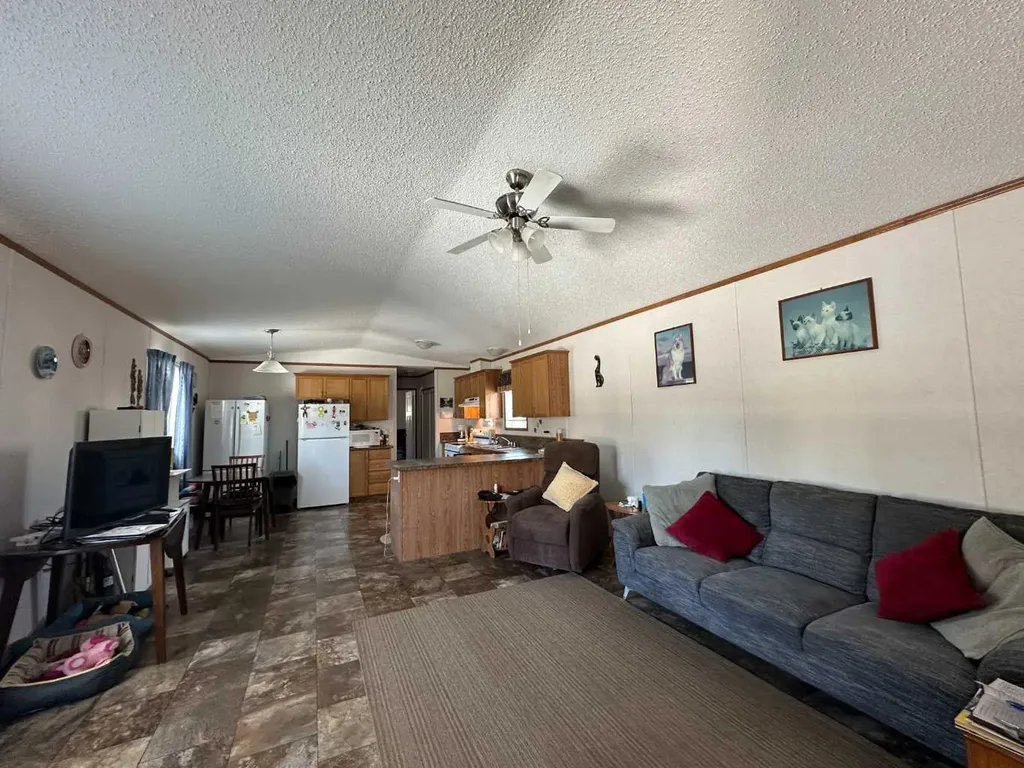 6205 54 Street Ponoka AB T4J 1M5