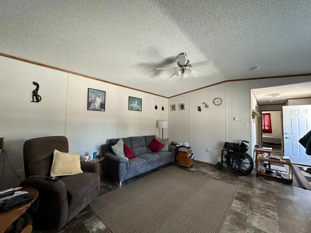 6205 54 Street Ponoka AB T4J 1M5