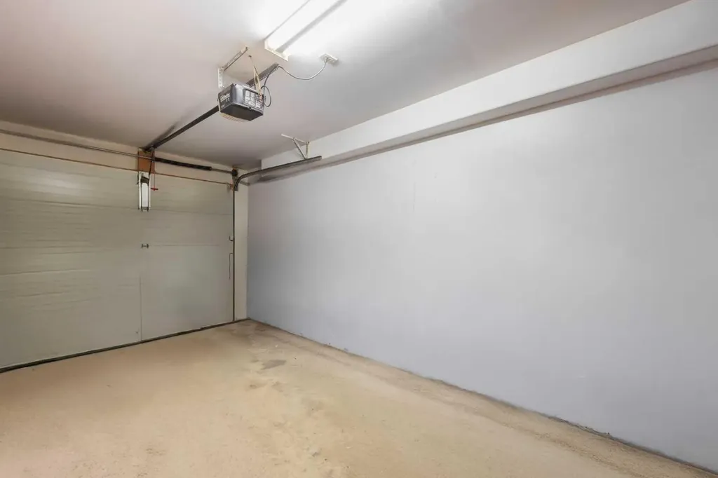 220 Swanson Crescent Fort Mcmurray AB T9K 2W5