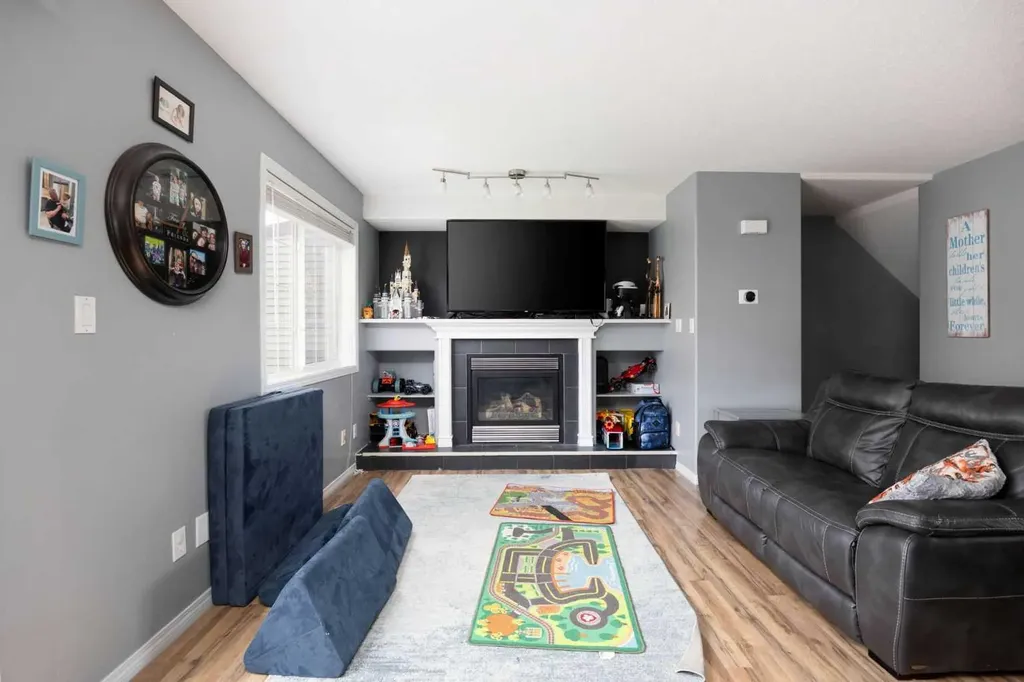 220 Swanson Crescent Fort Mcmurray AB T9K 2W5
