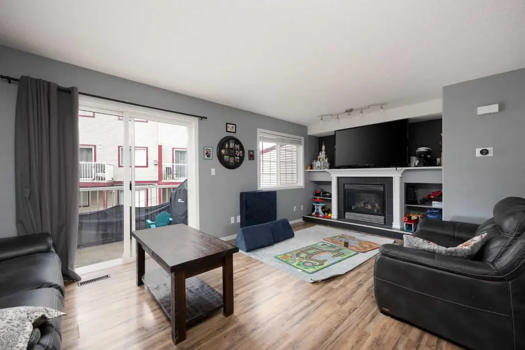 220 Swanson Crescent Fort Mcmurray AB T9K 2W5