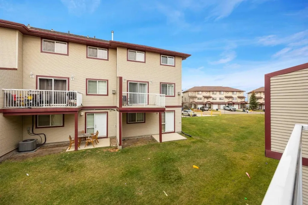 220 Swanson Crescent Fort Mcmurray AB T9K 2W5