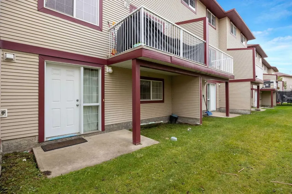 220 Swanson Crescent Fort Mcmurray AB T9K 2W5
