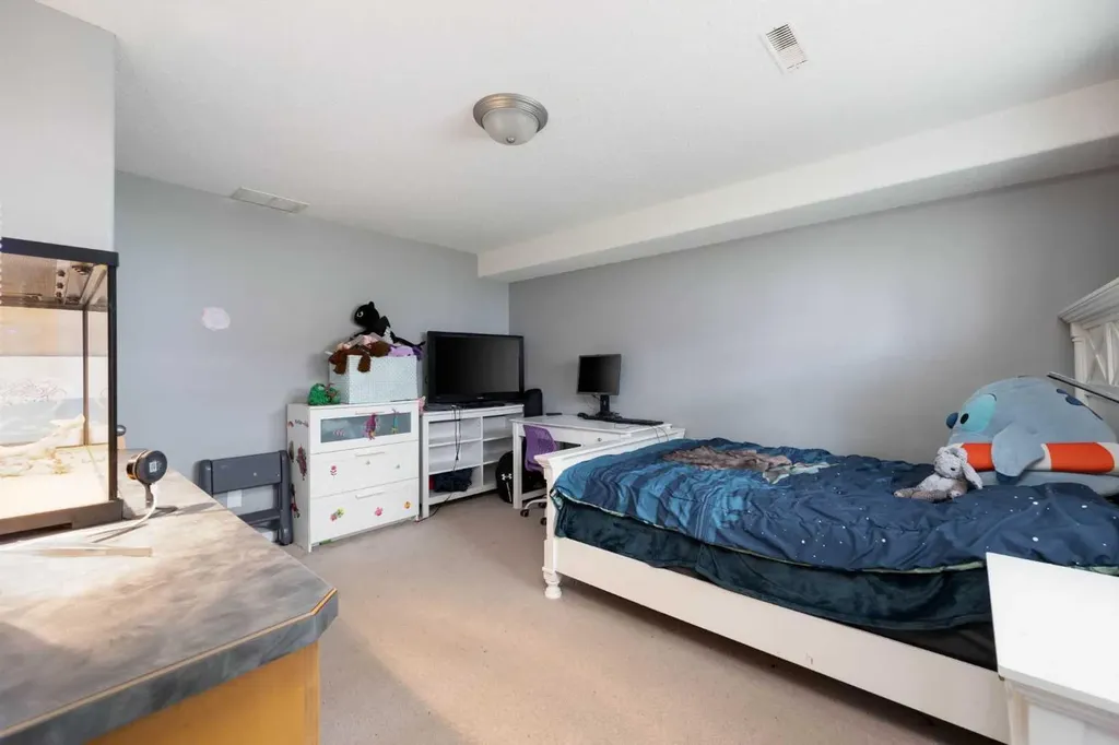 220 Swanson Crescent Fort Mcmurray AB T9K 2W5