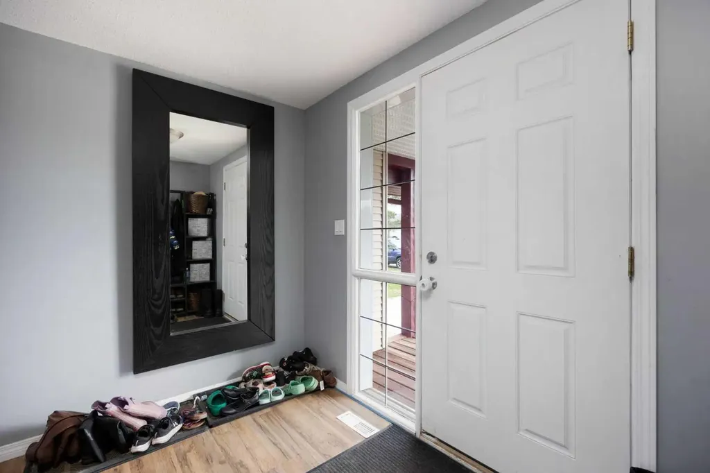 220 Swanson Crescent Fort Mcmurray AB T9K 2W5