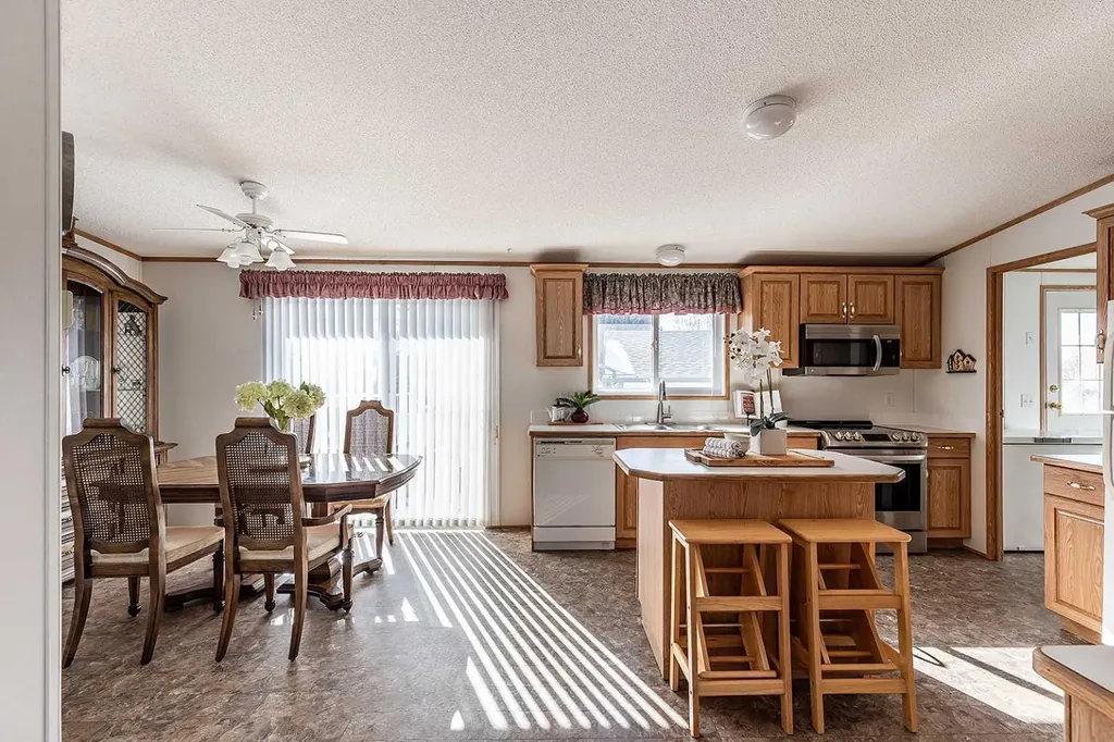 1600 Strachan Road SE Medicine Hat AB T1B4M3