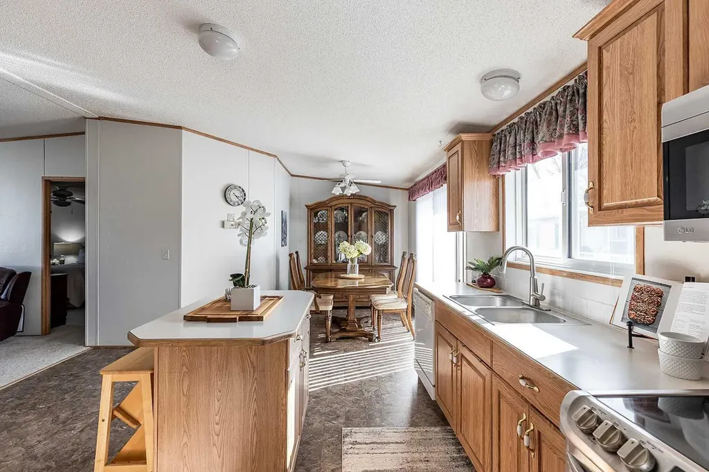 1600 Strachan Road SE Medicine Hat AB T1B4M3