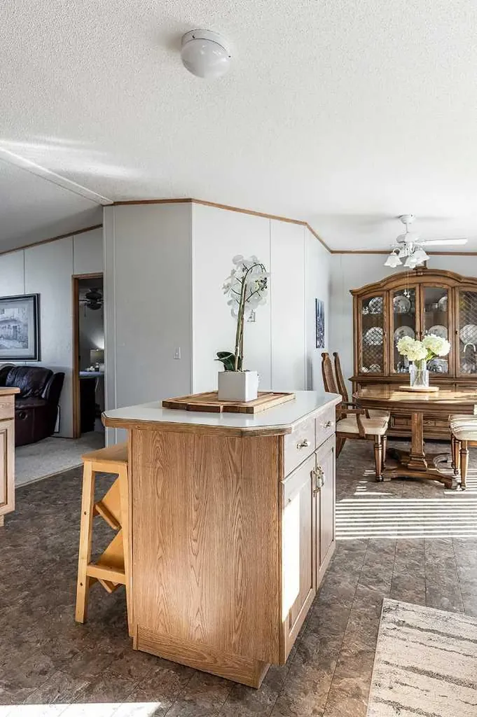 1600 Strachan Road SE Medicine Hat AB T1B4M3