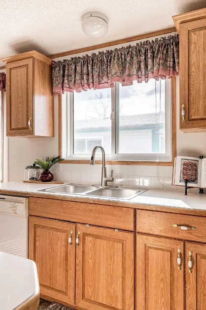 1600 Strachan Road SE Medicine Hat AB T1B4M3