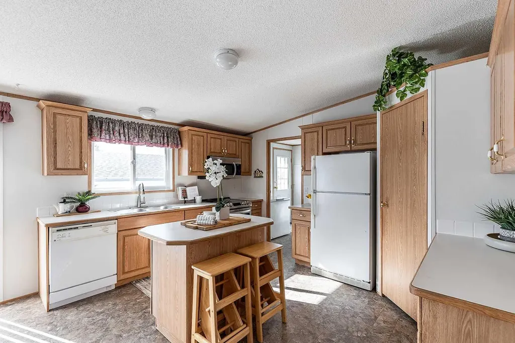 1600 Strachan Road SE Medicine Hat AB T1B4M3