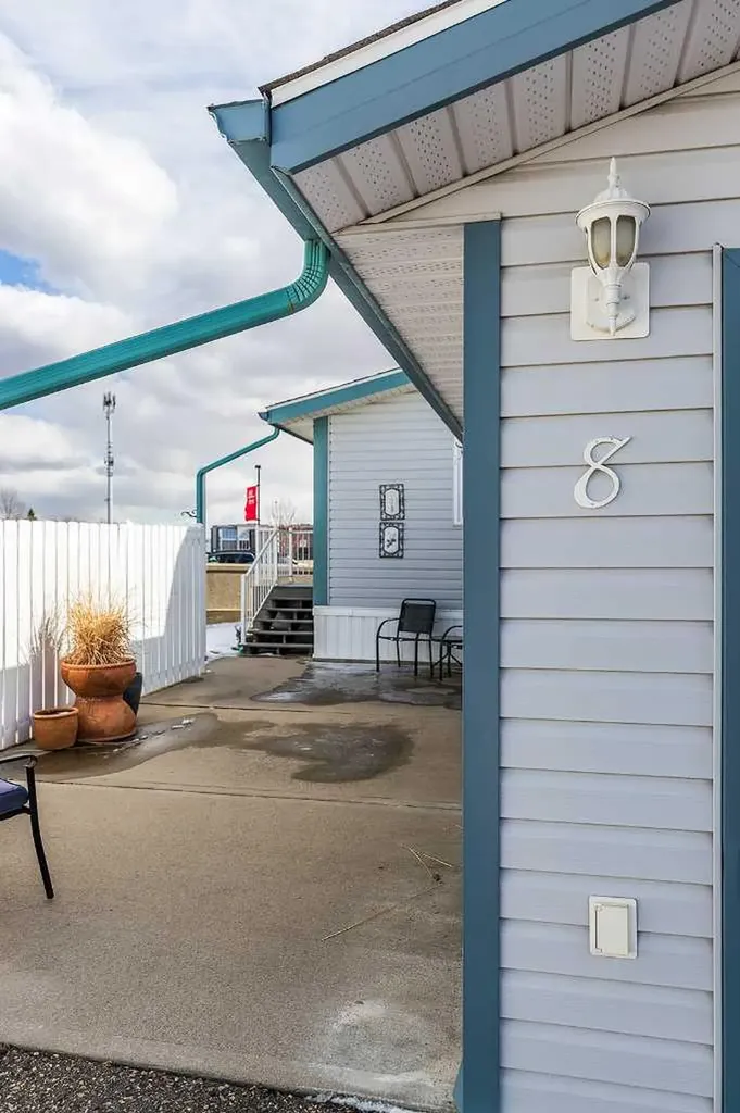1600 Strachan Road SE Medicine Hat AB T1B4M3