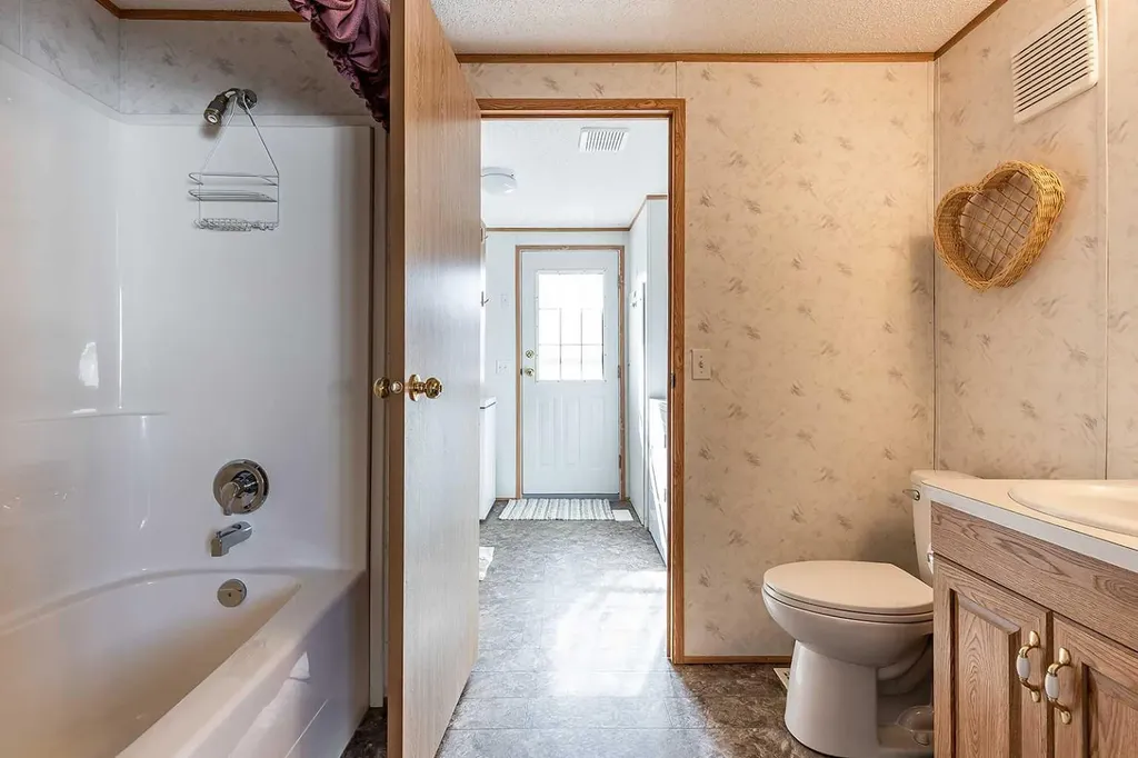 1600 Strachan Road SE Medicine Hat AB T1B4M3