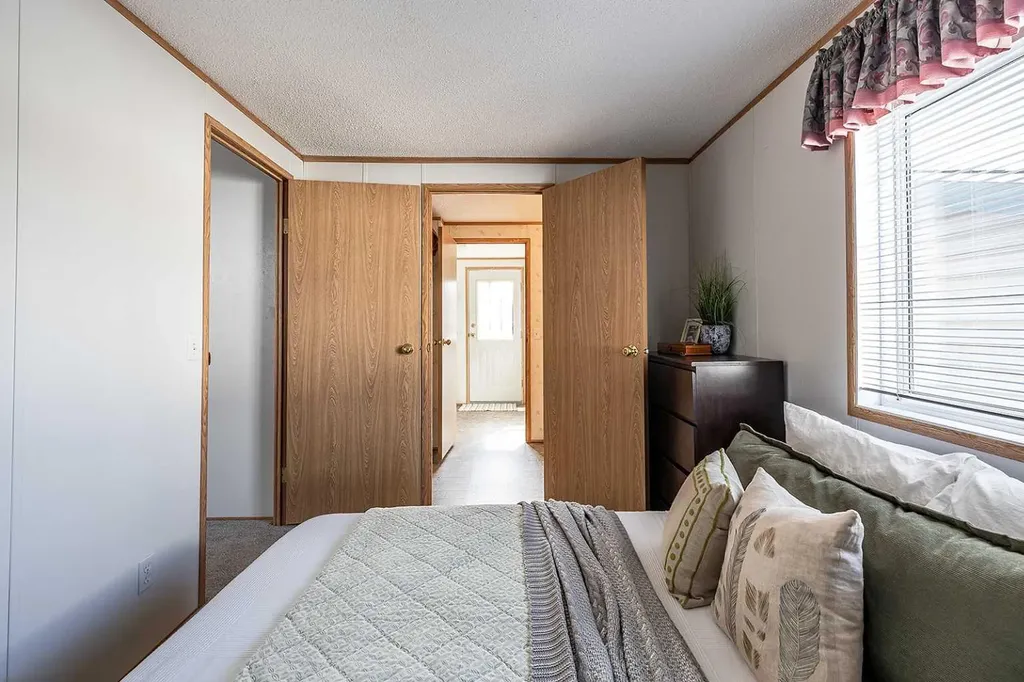 1600 Strachan Road SE Medicine Hat AB T1B4M3