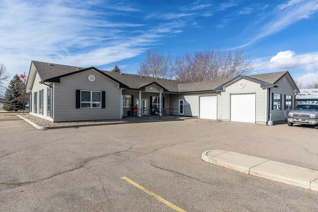1600 Strachan Road SE Medicine Hat AB T1B4M3