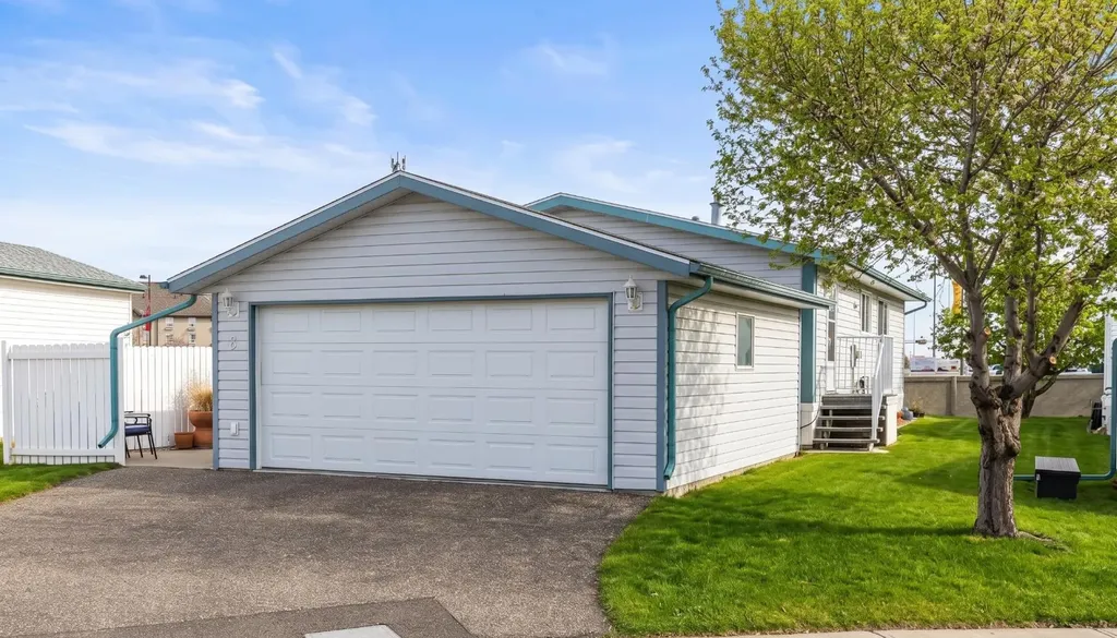 1600 Strachan Road SE Medicine Hat AB T1B4M3