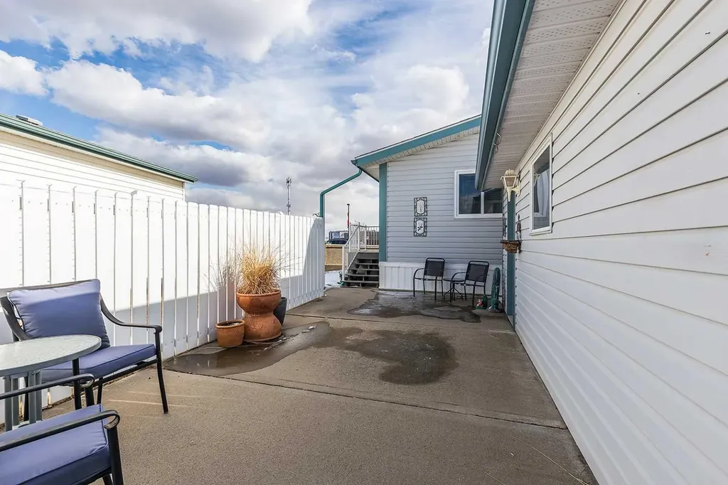 1600 Strachan Road SE Medicine Hat AB T1B4M3