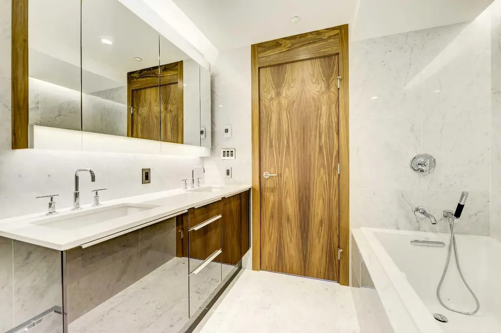 738 1 Avenue SW Calgary AB T2P 5G8