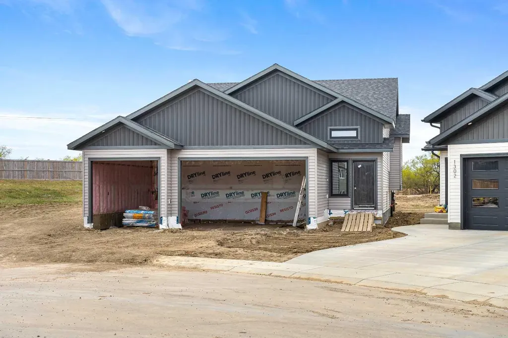 5519 13 Street Lloydminster AB T9V 3T4