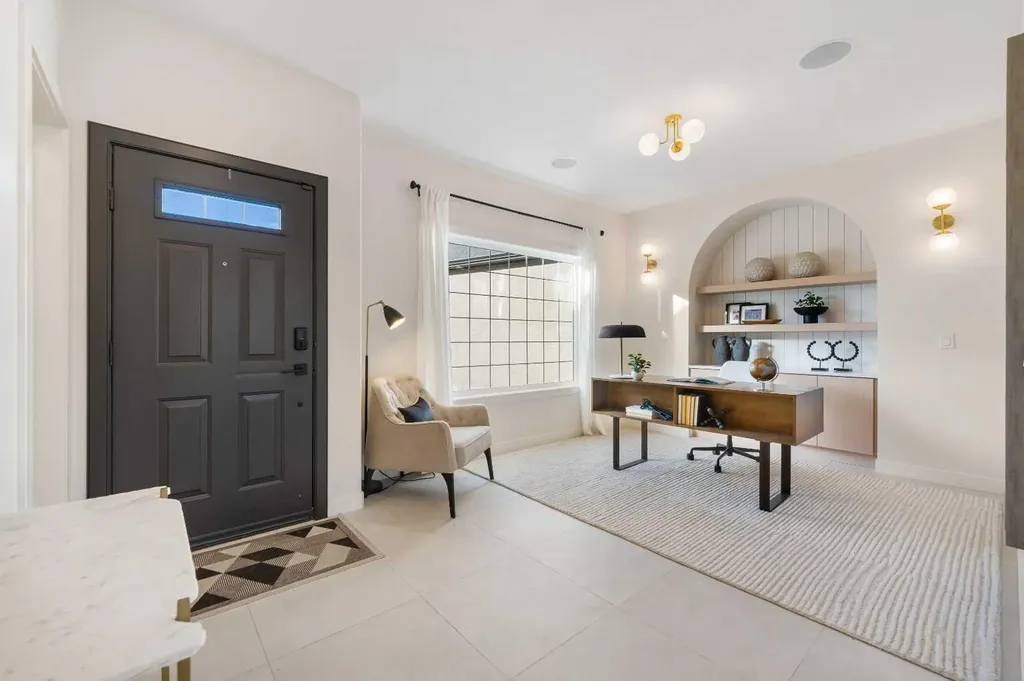 125 Discovery Place SW Calgary AB T3H 4N5